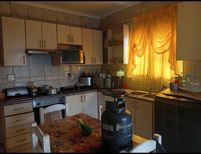 3 BEDROOM HOUSE FOR SALE IN THOMAS GAMBLE